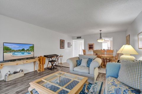 Condo in Delray Beach, Florida, 2 bedrooms  № 1755865 - photo 10