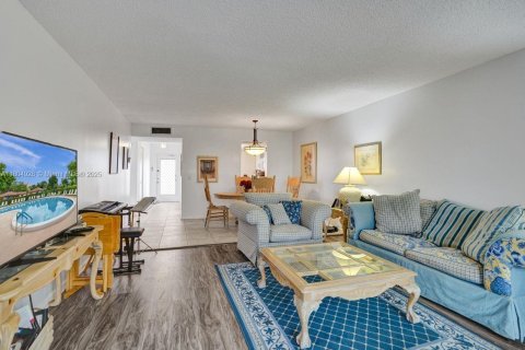 Condo in Delray Beach, Florida, 2 bedrooms  № 1755865 - photo 8