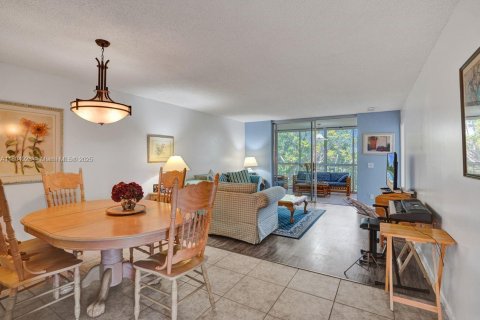 Condo in Delray Beach, Florida, 2 bedrooms  № 1755865 - photo 14