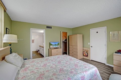 Condo in Delray Beach, Florida, 2 bedrooms  № 1755865 - photo 25