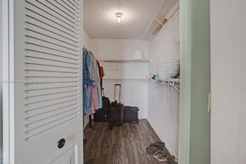 Condo in Delray Beach, Florida, 2 bedrooms  № 1755865 - photo 29
