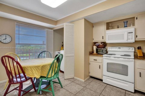 Condo in Delray Beach, Florida, 2 bedrooms  № 1755865 - photo 3