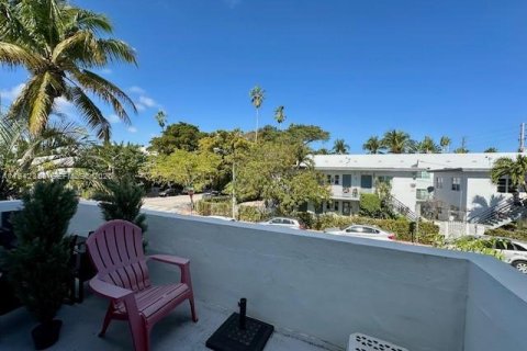 Condo in Miami Beach, Florida, 2 bedrooms  № 2059725 - photo 13