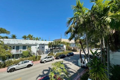 Condo in Miami Beach, Florida, 2 bedrooms  № 2059725 - photo 9