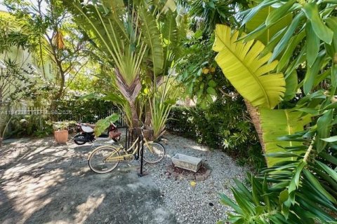 Condo in Miami Beach, Florida, 2 bedrooms  № 2059725 - photo 5