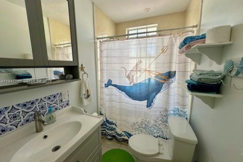 Condo in Miami Beach, Florida, 2 bedrooms  № 2059725 - photo 15