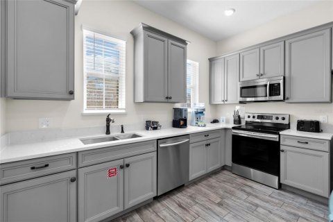 House in Kissimmee, Florida 3 bedrooms, 145.3 sq.m. № 2215049 - photo 8