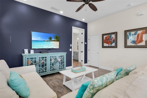 House in Kissimmee, Florida 3 bedrooms, 145.3 sq.m. № 2215049 - photo 4