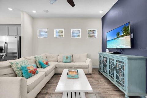 House in Kissimmee, Florida 3 bedrooms, 145.3 sq.m. № 2215049 - photo 6