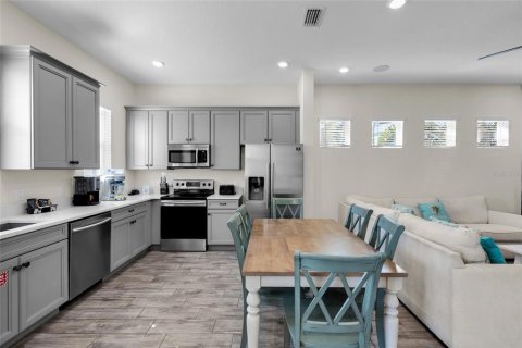 House in Kissimmee, Florida 3 bedrooms, 145.3 sq.m. № 2215049 - photo 12