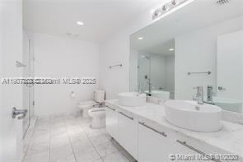 Снять в аренду кондоминиум в Майами, Флорида 2 спальни, 122.91м2, № 1963652 - фото 12