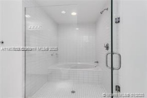 Снять в аренду кондоминиум в Майами, Флорида 2 спальни, 122.91м2, № 1963652 - фото 13