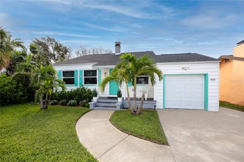Casa en venta en Saint Pete Beach, Florida, 3 dormitorios, 106.28 m2 № 1905310 - foto 1
