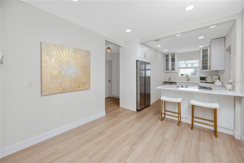 Casa en venta en Saint Pete Beach, Florida, 3 dormitorios, 106.28 m2 № 1905310 - foto 6