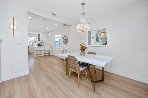 Casa en venta en Saint Pete Beach, Florida, 3 dormitorios, 106.28 m2 № 1905310 - foto 4