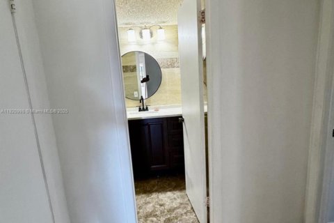 Снять в аренду кондоминиум в Помпано-Бич, Флорида 2 спальни, 106.65м2, № 2082706 - фото 26
