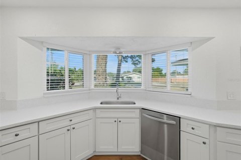 House in Saint Petersburg, Florida 3 bedrooms, 149.02 sq.m. № 2093058 - photo 22