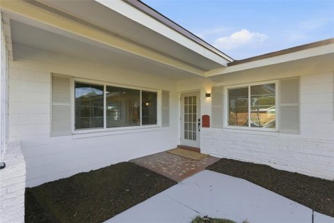 House in Saint Petersburg, Florida 3 bedrooms, 149.02 sq.m. № 2093058 - photo 13