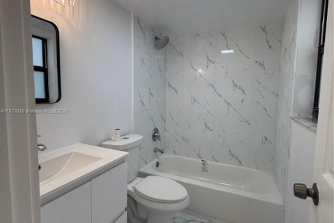 Снять в аренду виллу или дом в Форт-Лодердейл, Флорида 2 спальни, 139.54м2, № 1929419 - фото 7