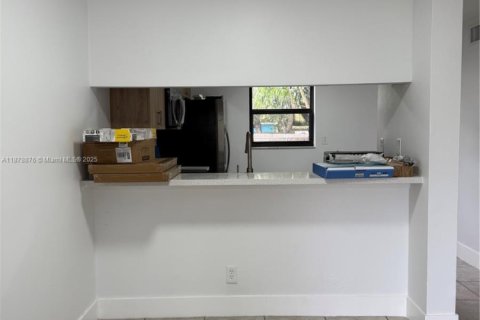 Снять в аренду виллу или дом в Форт-Лодердейл, Флорида 2 спальни, 139.54м2, № 1929419 - фото 3