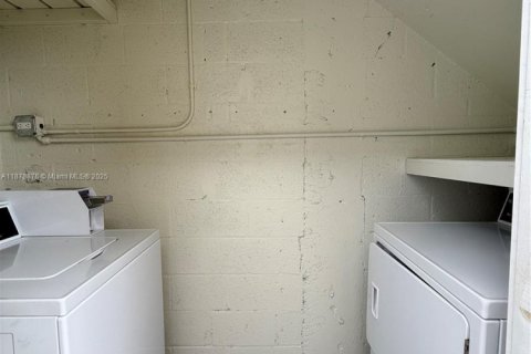 Снять в аренду виллу или дом в Форт-Лодердейл, Флорида 2 спальни, 139.54м2, № 1929419 - фото 10