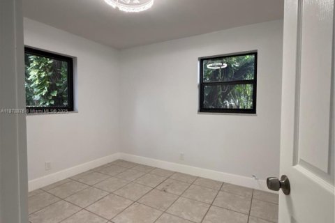 Снять в аренду виллу или дом в Форт-Лодердейл, Флорида 2 спальни, 139.54м2, № 1929419 - фото 4