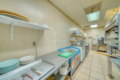 Immobilier commercial à vendre à Miami, Floride № 1700009 - photo 15