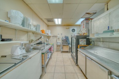Immobilier commercial à vendre à Miami, Floride № 1700009 - photo 18