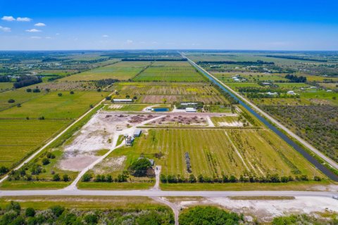 Immobilier commercial à vendre à St. Lucie, Floride № 2245226 - photo 2