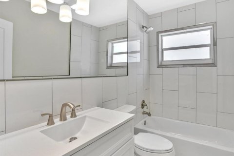 Touwnhouse à louer à Boca Raton, Floride: 2 chambres, 113.43 m2 № 2174361 - photo 13