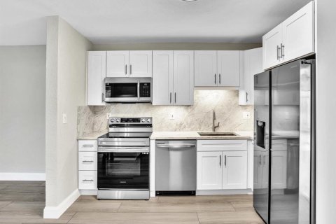 Touwnhouse à louer à Boca Raton, Floride: 2 chambres, 113.43 m2 № 2174361 - photo 4