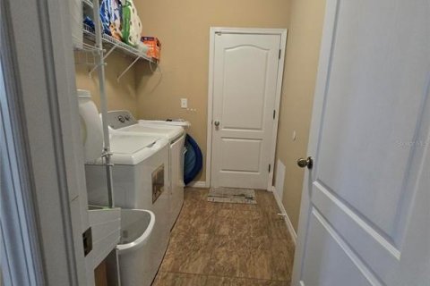 House in Sarasota, Florida 3 bedrooms, 164.44 sq.m. № 2238051 - photo 15