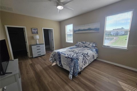 House in Sarasota, Florida 3 bedrooms, 164.44 sq.m. № 2238051 - photo 9