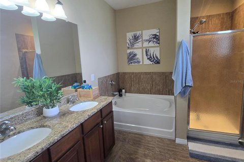 House in Sarasota, Florida 3 bedrooms, 164.44 sq.m. № 2238051 - photo 10