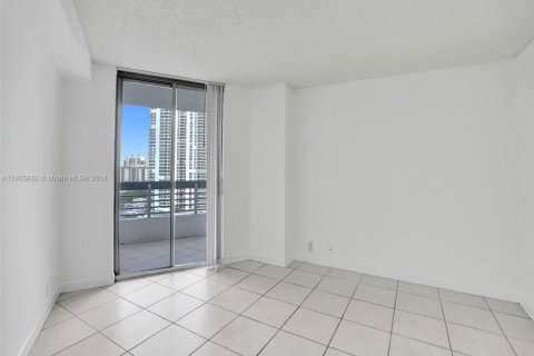 Condominio en venta en Aventura, Florida, 2 dormitorios, 109.72 m2 № 1700774 - foto 26
