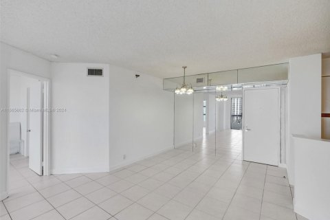 Condominio en venta en Aventura, Florida, 2 dormitorios, 109.72 m2 № 1700774 - foto 13