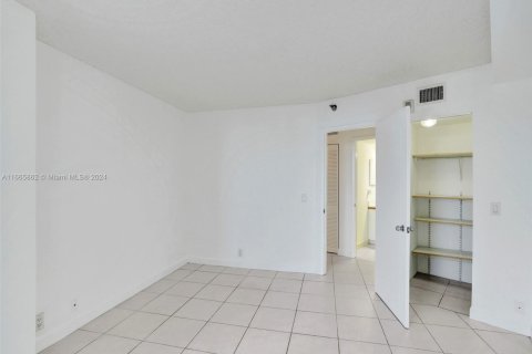 Condominio en venta en Aventura, Florida, 2 dormitorios, 109.72 m2 № 1700774 - foto 27