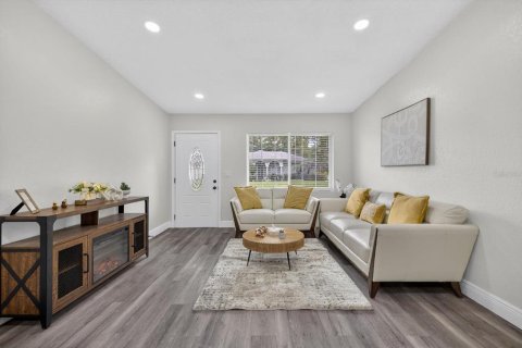 Casa en venta en Tampa, Florida, 4 dormitorios, 185.8 m2 № 1886956 - foto 5