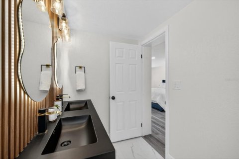 Casa en venta en Tampa, Florida, 4 dormitorios, 185.8 m2 № 1886956 - foto 20