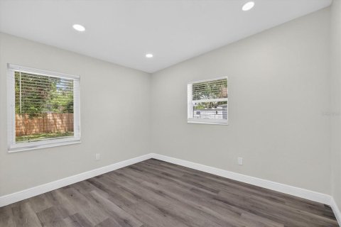 Casa en venta en Tampa, Florida, 4 dormitorios, 185.8 m2 № 1886956 - foto 29