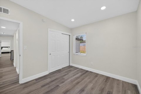 Casa en venta en Tampa, Florida, 4 dormitorios, 185.8 m2 № 1886956 - foto 30