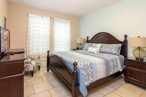 House in Davenport, Florida 6 bedrooms, 278.24 sq.m. № 1815302 - photo 13