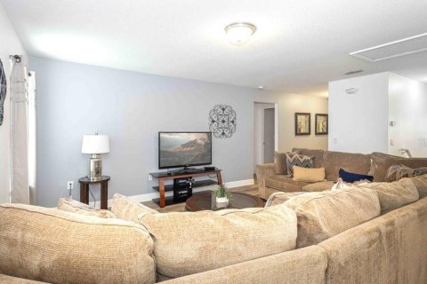 House in Davenport, Florida 6 bedrooms, 278.24 sq.m. № 1815302 - photo 16