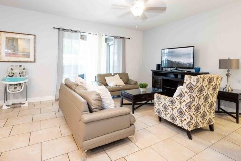 House in Davenport, Florida 6 bedrooms, 278.24 sq.m. № 1815302 - photo 7