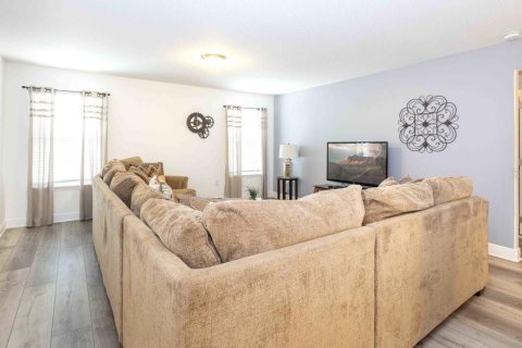 House in Davenport, Florida 6 bedrooms, 278.24 sq.m. № 1815302 - photo 15