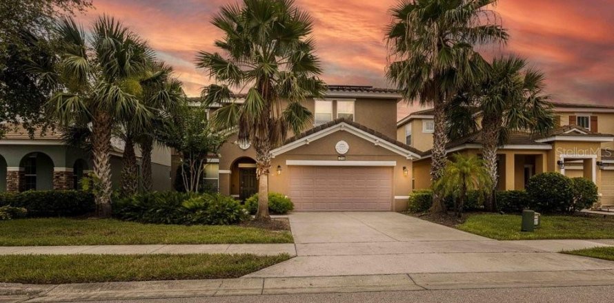 House in Davenport, Florida 6 bedrooms, 278.24 sq.m. № 1815302