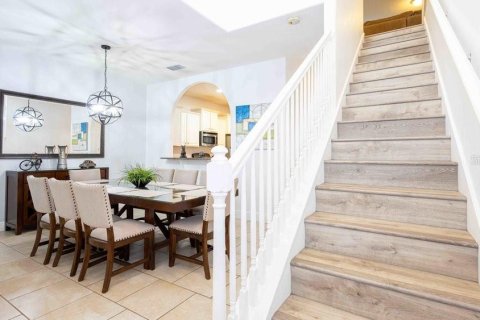 House in Davenport, Florida 6 bedrooms, 278.24 sq.m. № 1815302 - photo 4