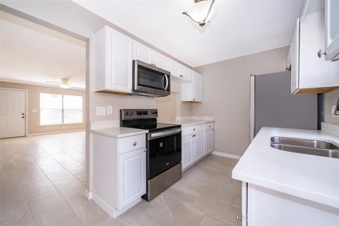 Townhouse in Orlando, Florida 2 bedrooms, 102.56 sq.m. № 1771699 - photo 12