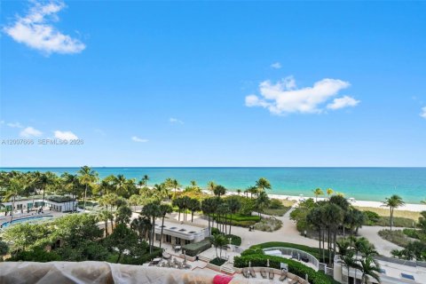 Condo in Bal Harbour, Florida, 2 bedrooms  № 2073660 - photo 11