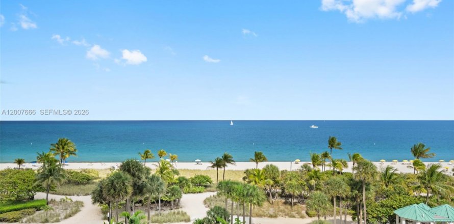 Condo in Bal Harbour, Florida, 2 bedrooms  № 2073660